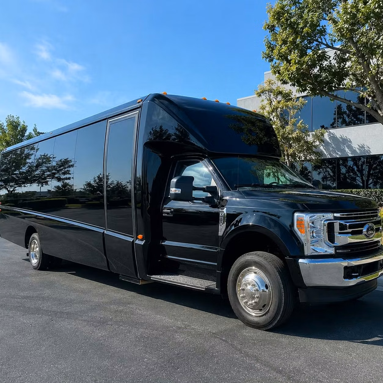 san gabriel 15 to 50 passenger prom party buses and sprinter limos in san gabriel