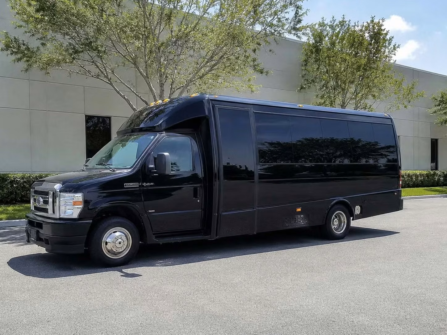 san gabriel 18 passenger minibus rental